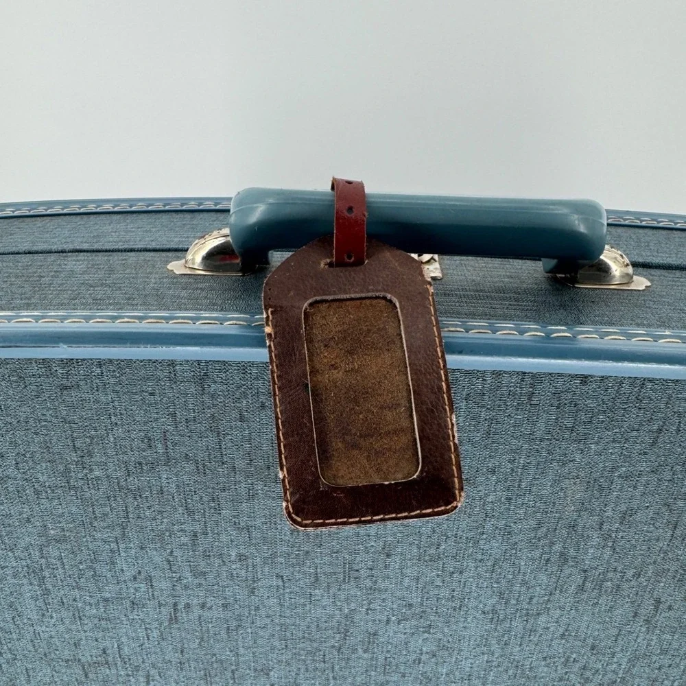 Towncraft Vintage Hardside Suitcase 24in Blue Retro Mid-Century with key